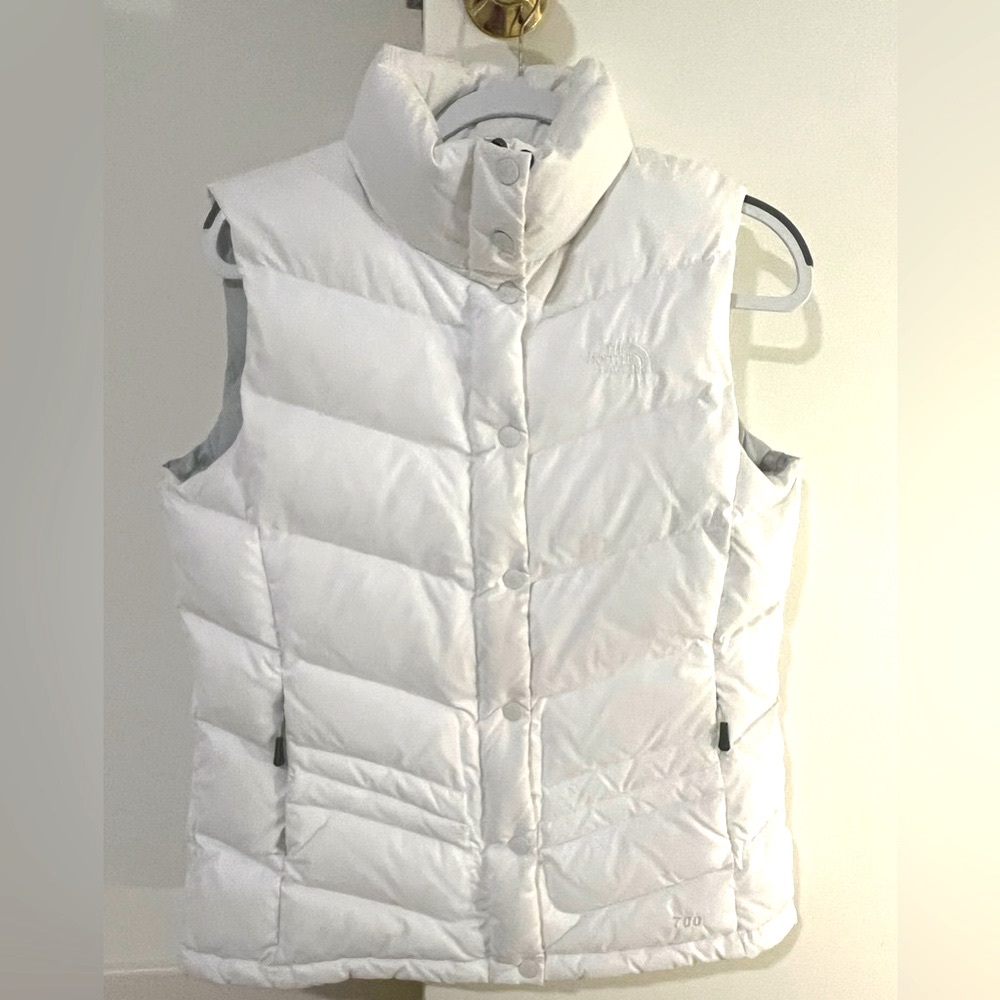 The North Face Women’s Puffer 700 White Down Puffer Vest